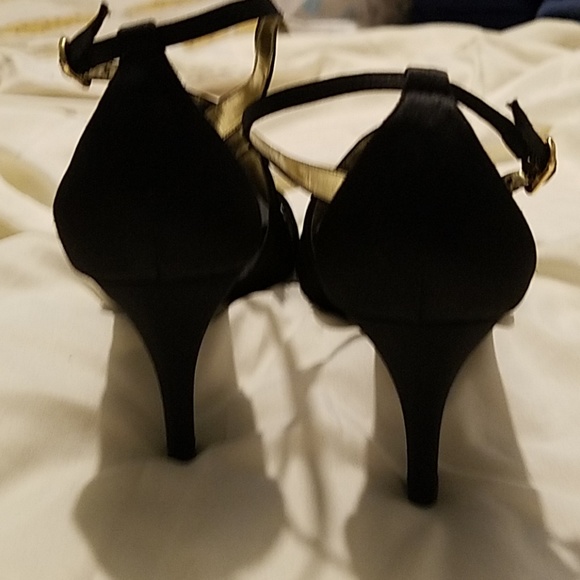 Touch of Nina Black heals - Picture 3 of 5